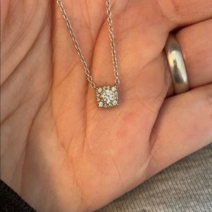 BEAUTIFUL Hearts on Fire Collection necklace